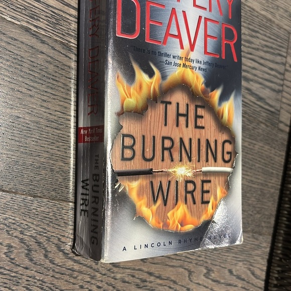 Amazon Jeffery Deaver 'The Burning Wire' Book with Fiery Cover - Picture 4 of 7